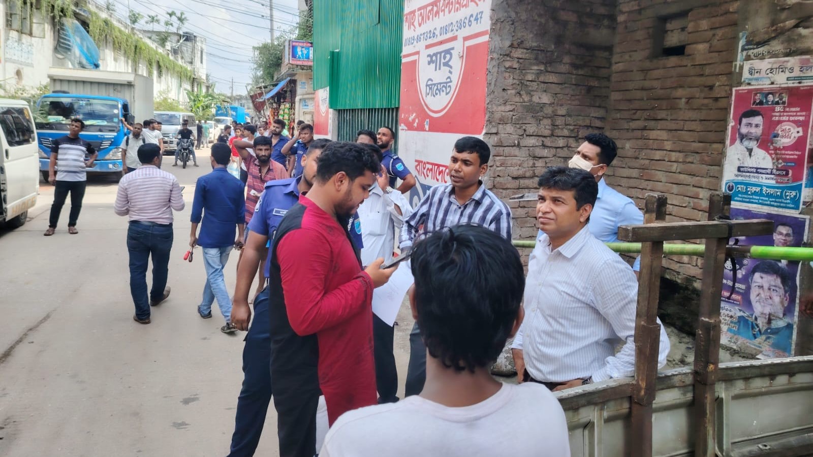 গাজীপুরে নদী দূষণের দায়ে অবৈধ কারখানার বিদ্যুৎ ও গ্যাস সংযোগ বিচ্ছিন্ন